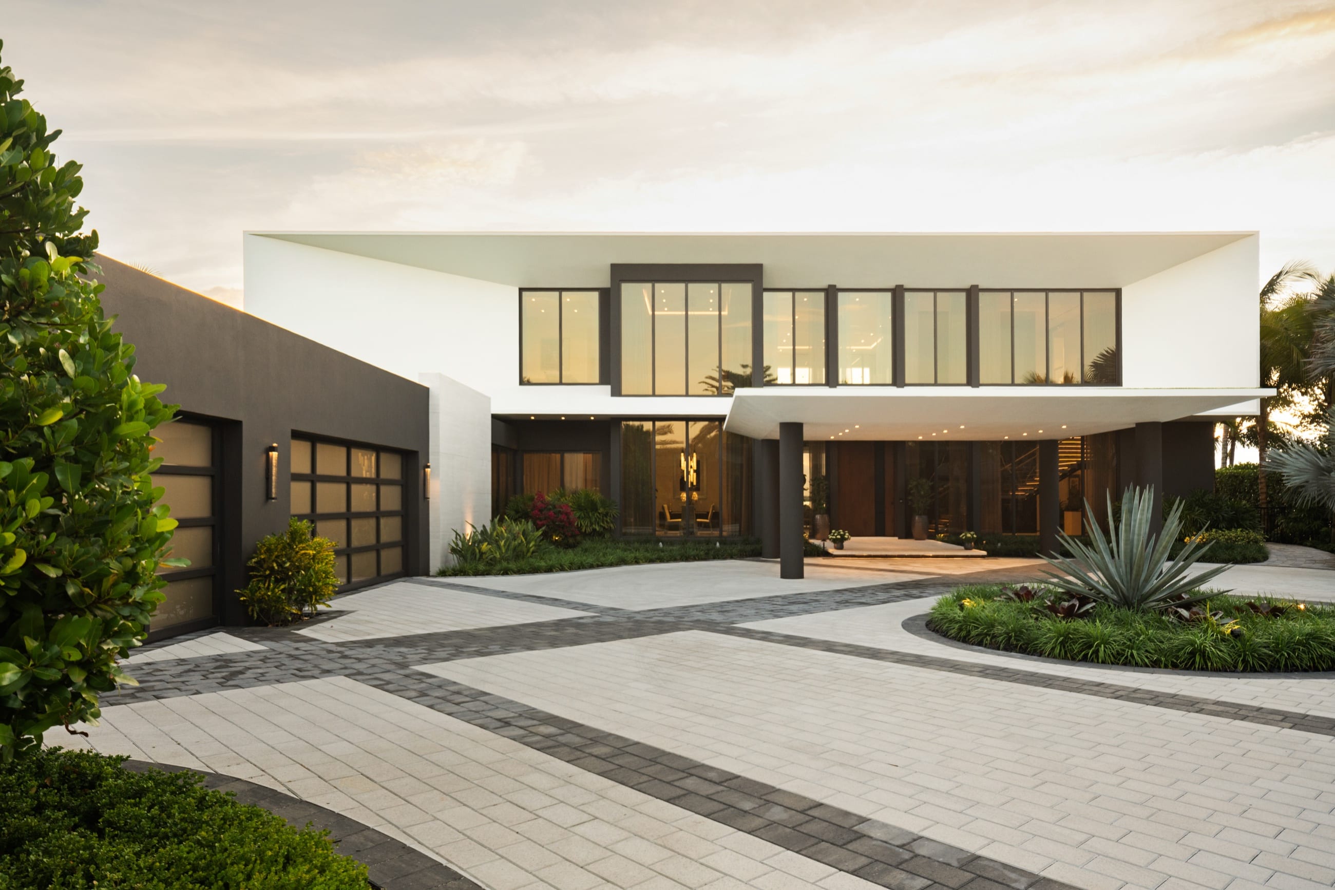 Modern home at dusk, photographed by The Visaro